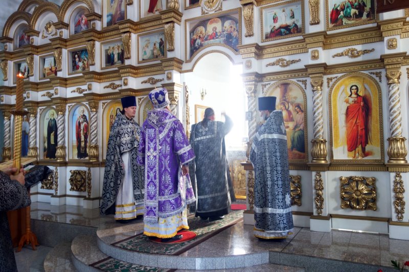 Служба в церкви на троицу во сколько. Церковь Троицы Живоначальной, Троицк. Храм Живоначальной Троицы в Троицке расписание богослужений. Мариино стояние Патриарх. Стояние Марии египетской служба.